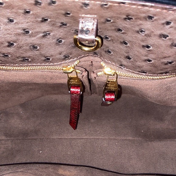 Louis Vuitton Quilted exotic bag🦄🦄🦄1HR price ⬇️ - Picture 14 of 16